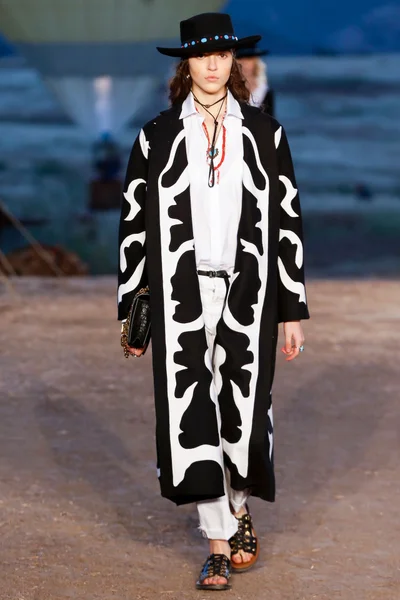 Look 69